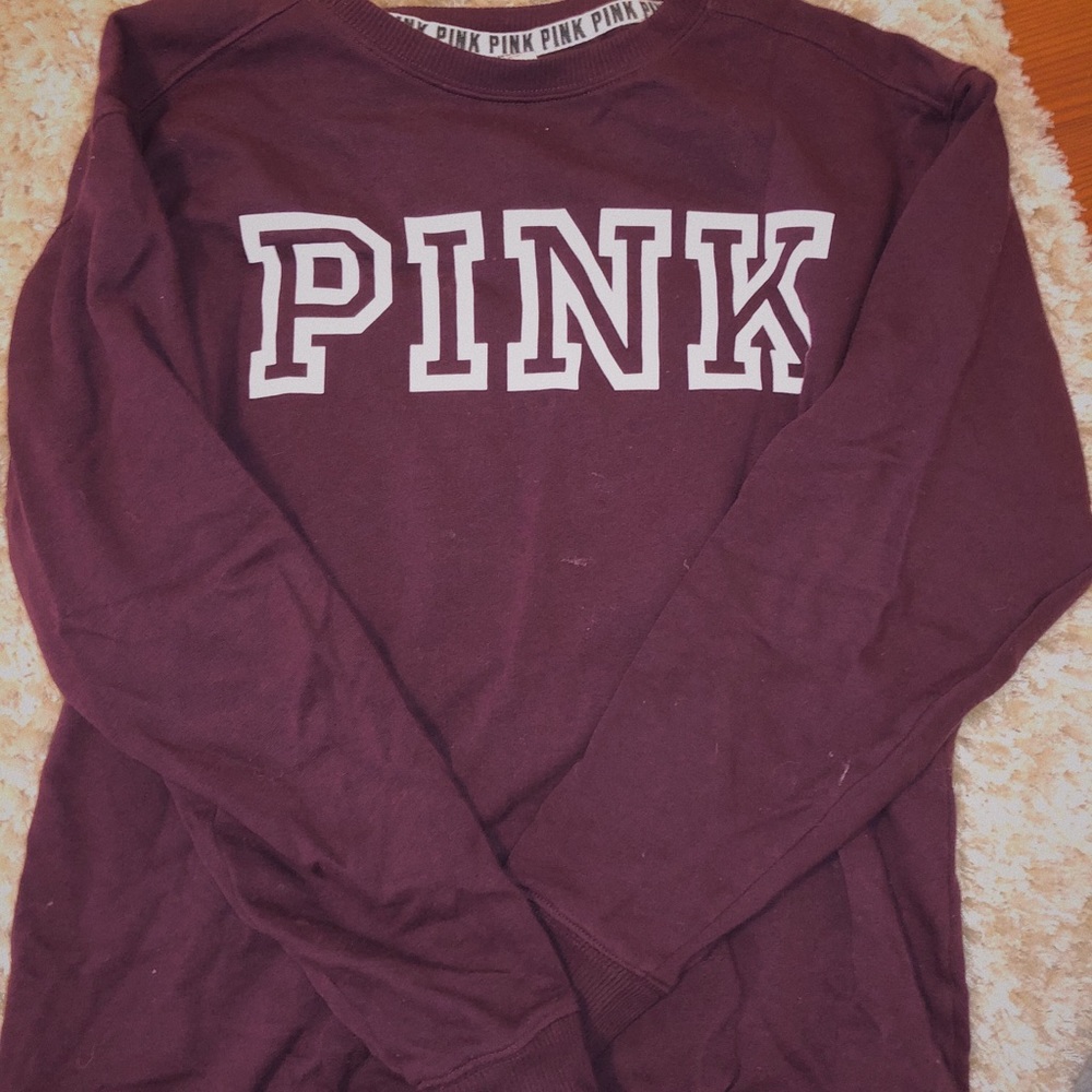 maroon crew neck